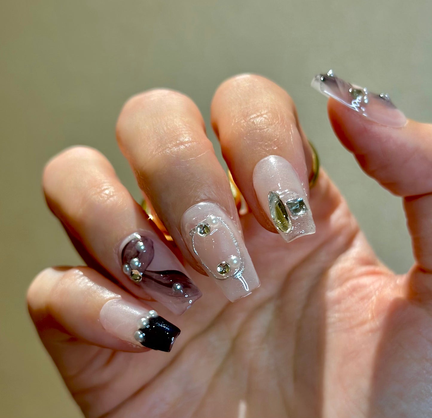 Miss. Pearl Butterfly French tip in pink-black nail art