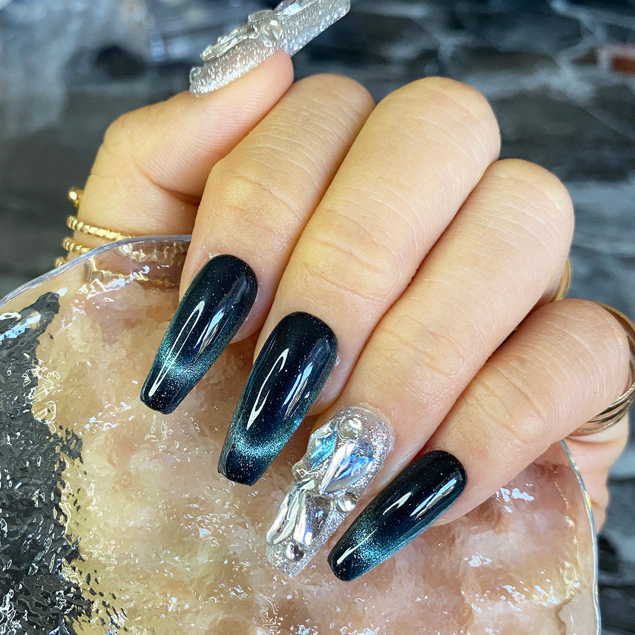 Queen's Starry night black-green elegant Cat eye nails with bling diamond Luxury rhinestones