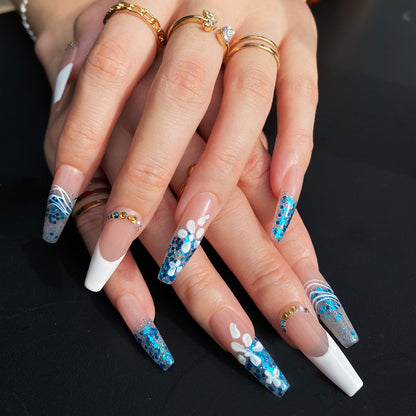 Hnad-painted Aqua ocean and white beach nails cool down in summer