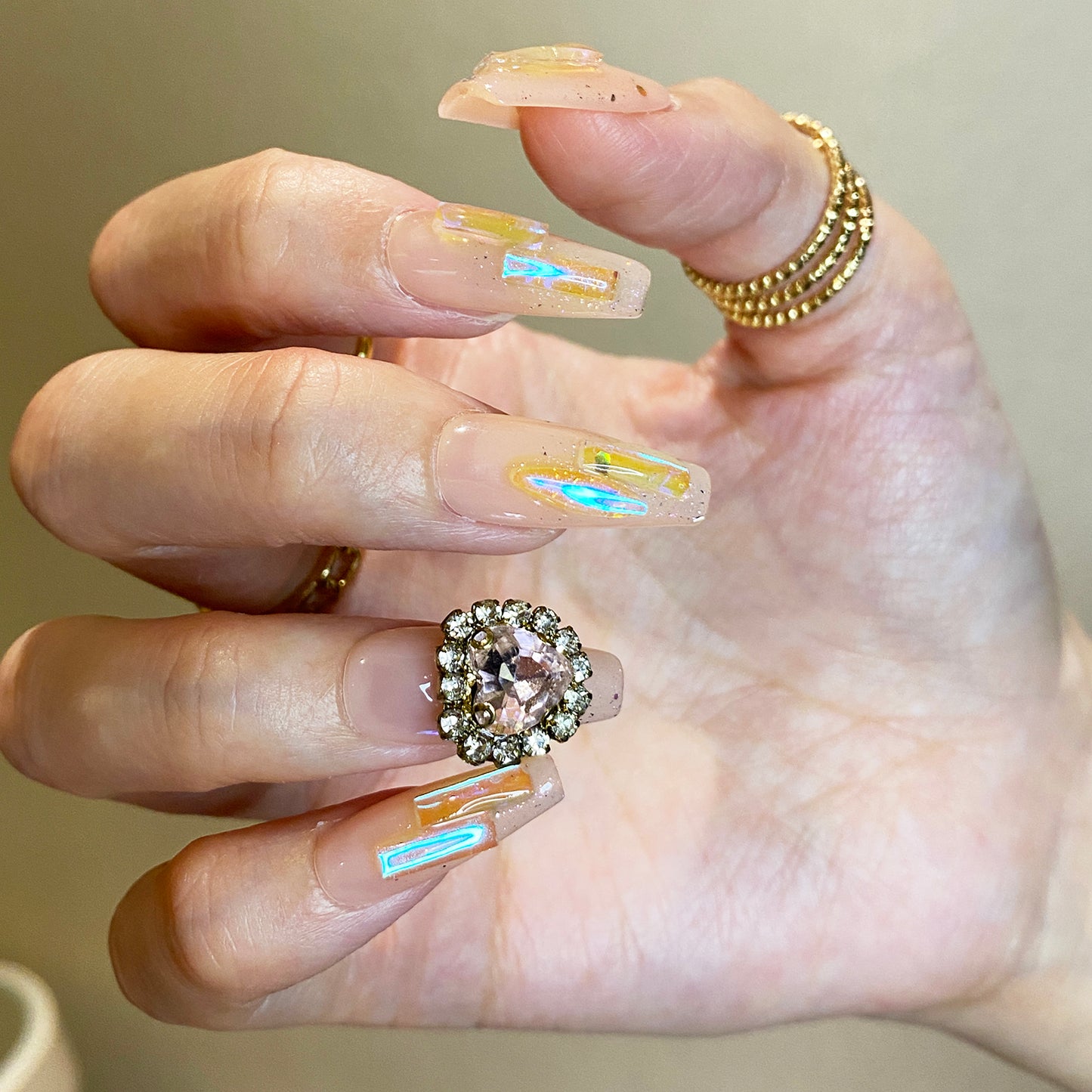 LONG CERCUEIL NUDE STRASS PRESSE À LA MAIN SUR LES ONGLES