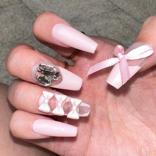 Barbie princess' pinky nails with lovely bows