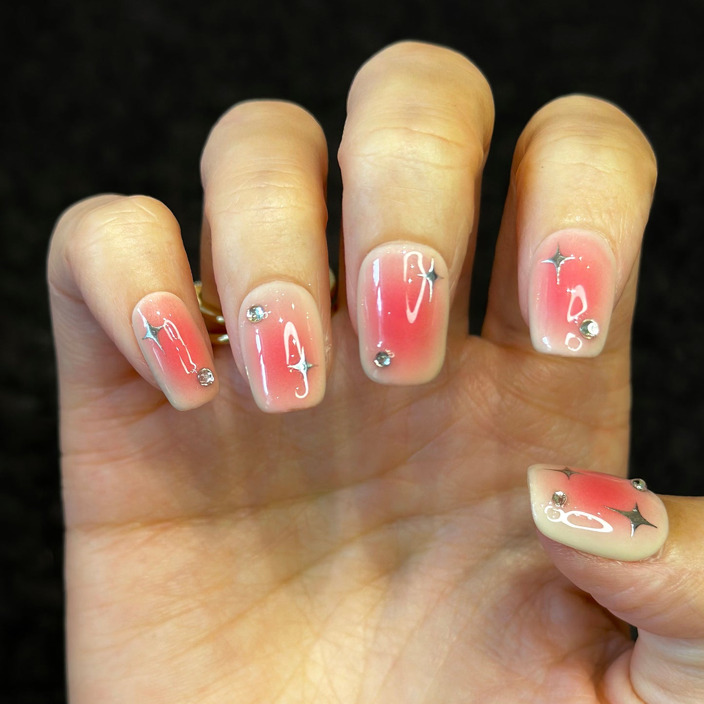 cute pink girls nails with bling bling diamond pattern painted